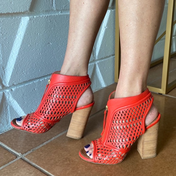 🔥$995 PROENZA SCHOULER Zip Front Laser Cut Bootie in Red - Picture 11 of 16